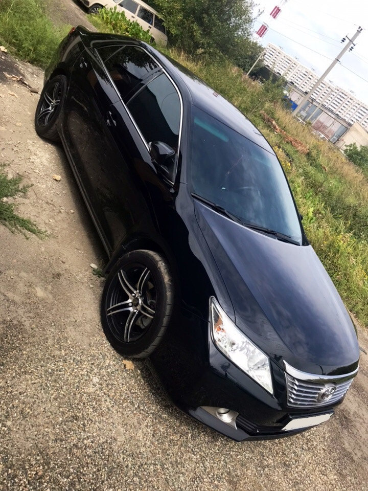 На мой взгляд удачное фото дисков на машине — Toyota Camry (XV50)