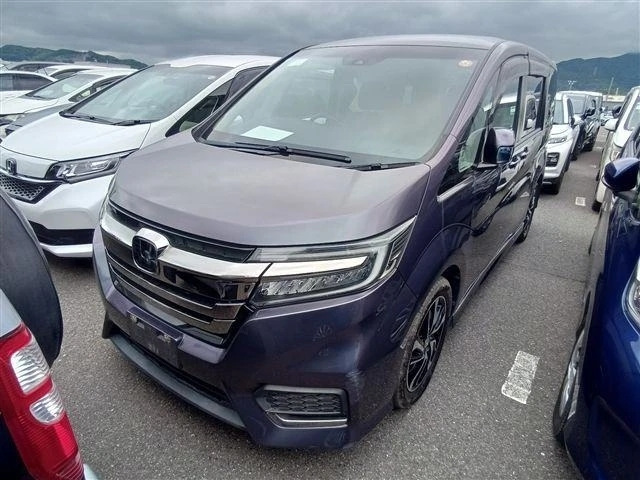 Вот и косячки бампера — Honda Stepwgn (5G)
