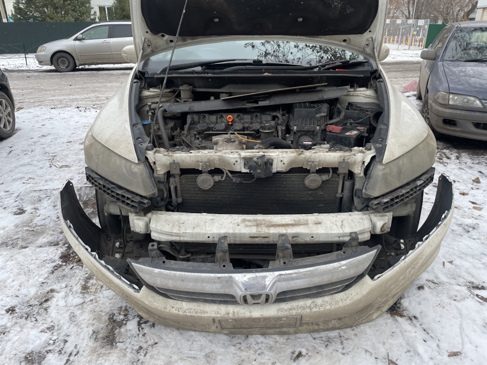 Фото в бортжурнале Honda Stream (RN6-9)