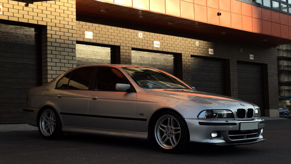 BMW 5 series "Silver Black"