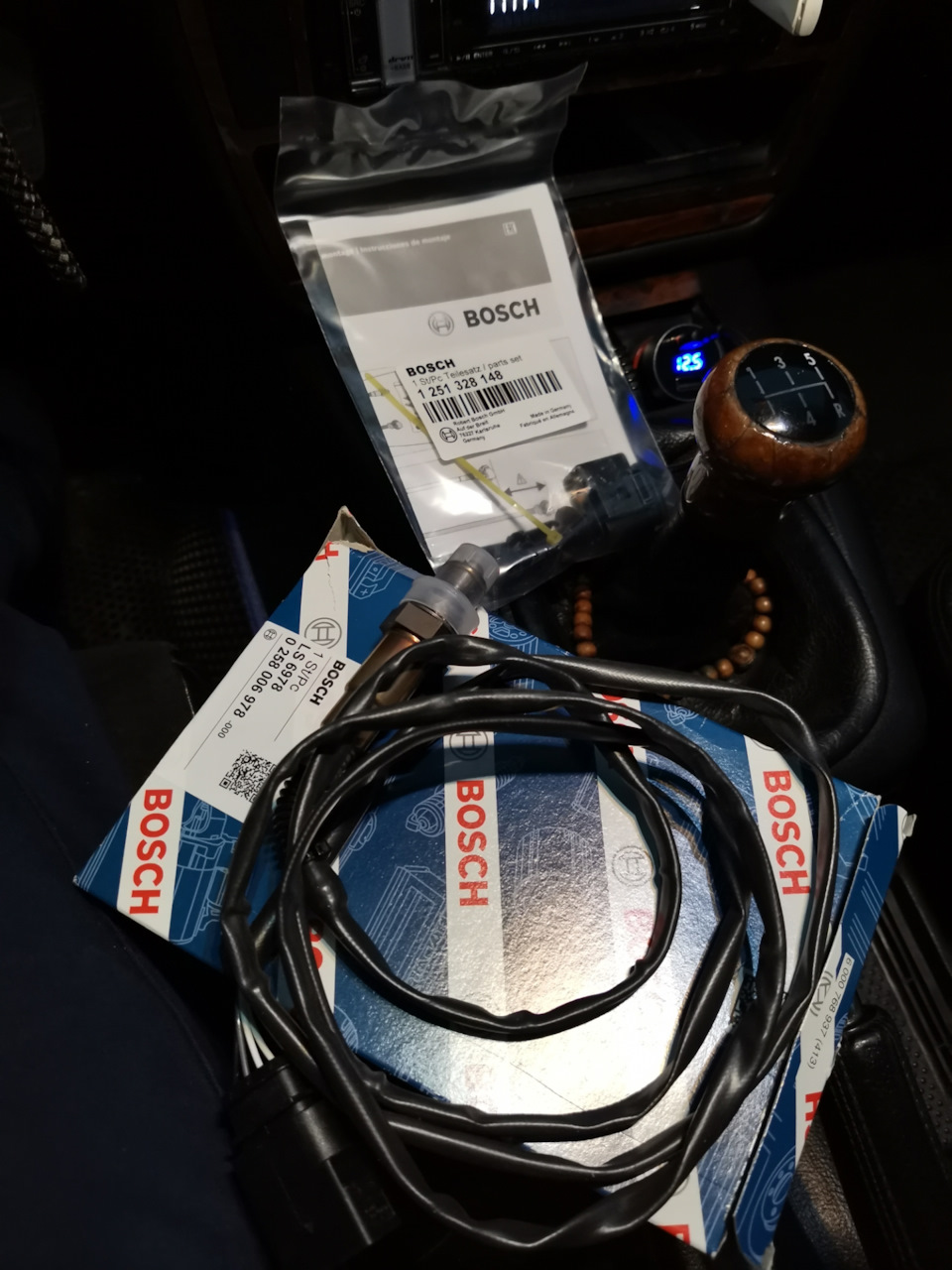 Фото в бортжурнале Volkswagen Passat B5. Запчасти на фото: A0009008920, 1251328148