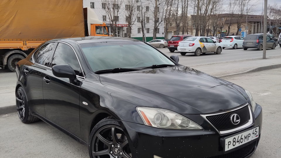 Lexus IS
