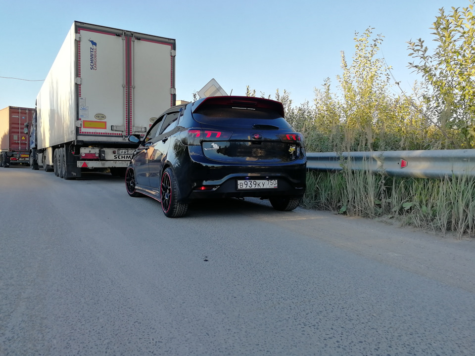 Типа спряталась) — KIA Rio 5-door (3G)