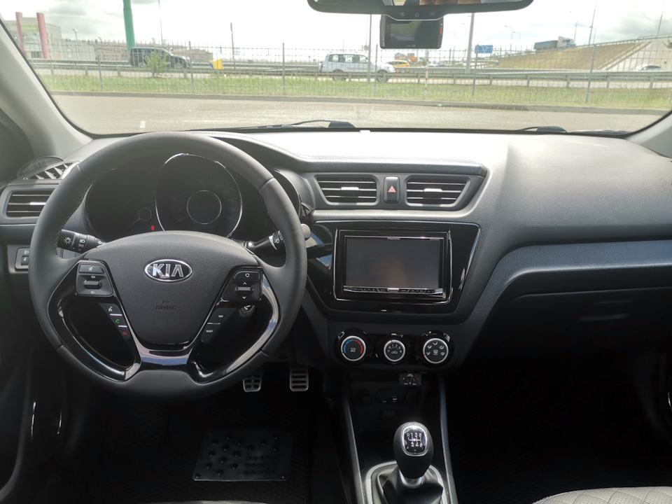 Pioneer AVH-X8600BT — KIA Rio (3G)