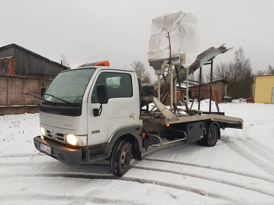 Фото в бортжурнале Nissan Cabstar