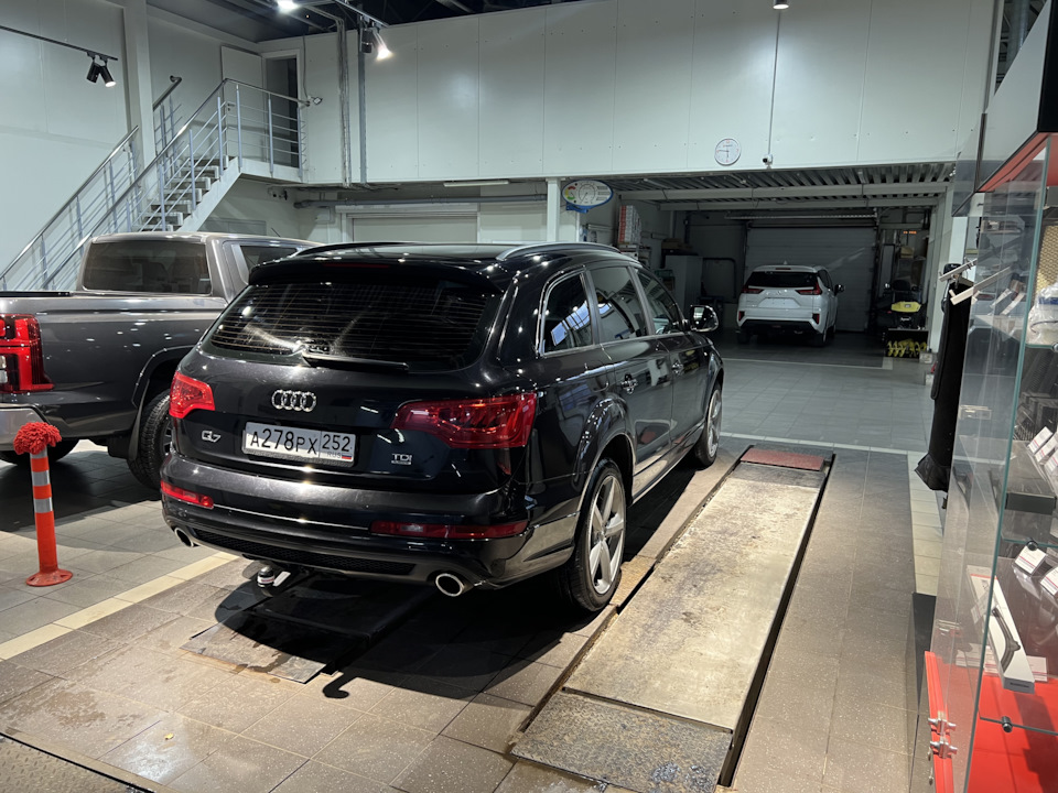 Смотрится очень неплохо. — Audi Q7 (1G)