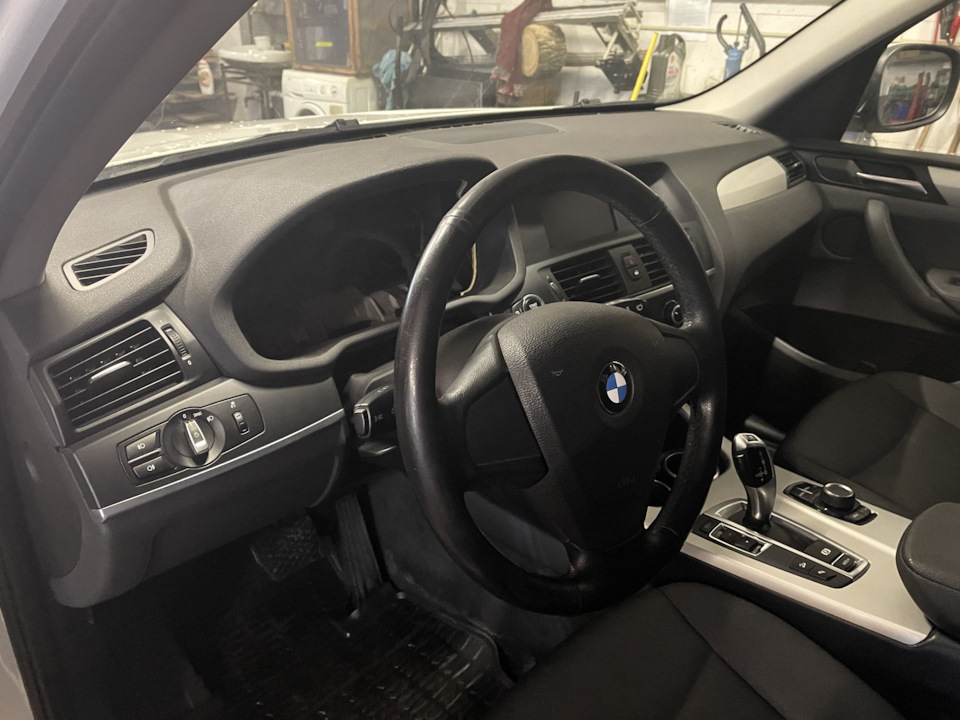 Приборная панель снята. — BMW X3 (F25)