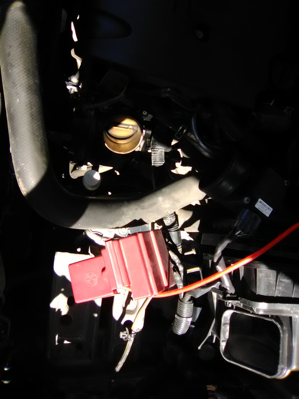 Фото в бортжурнале Mitsubishi Outlander XL. Запчасти на фото: MR985187