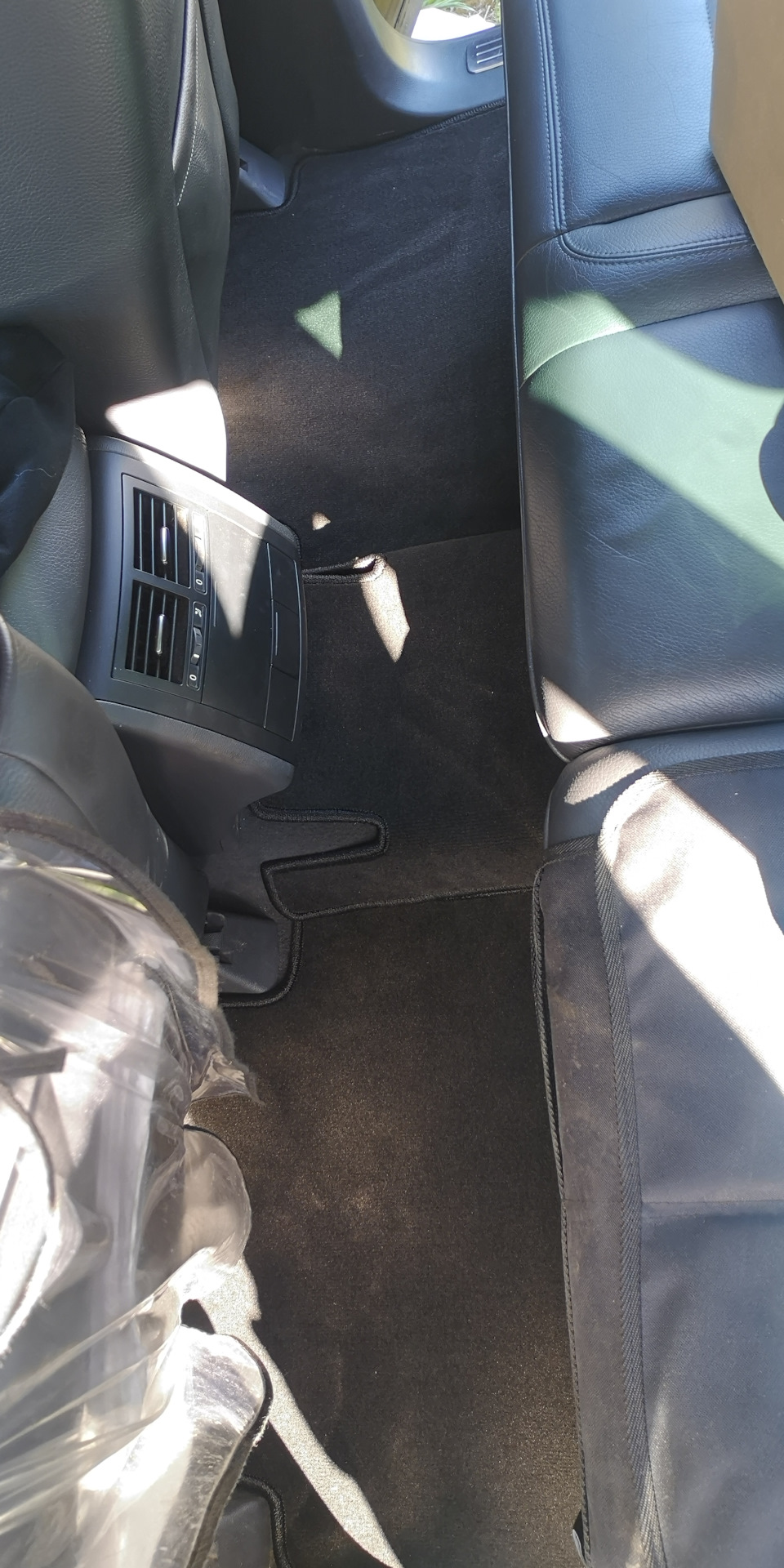 Фото в бортжурнале Volkswagen Touareg (1G)