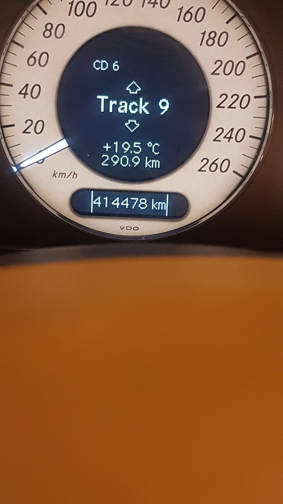 Фото в бортжурнале Mercedes-Benz E-Class (W211)