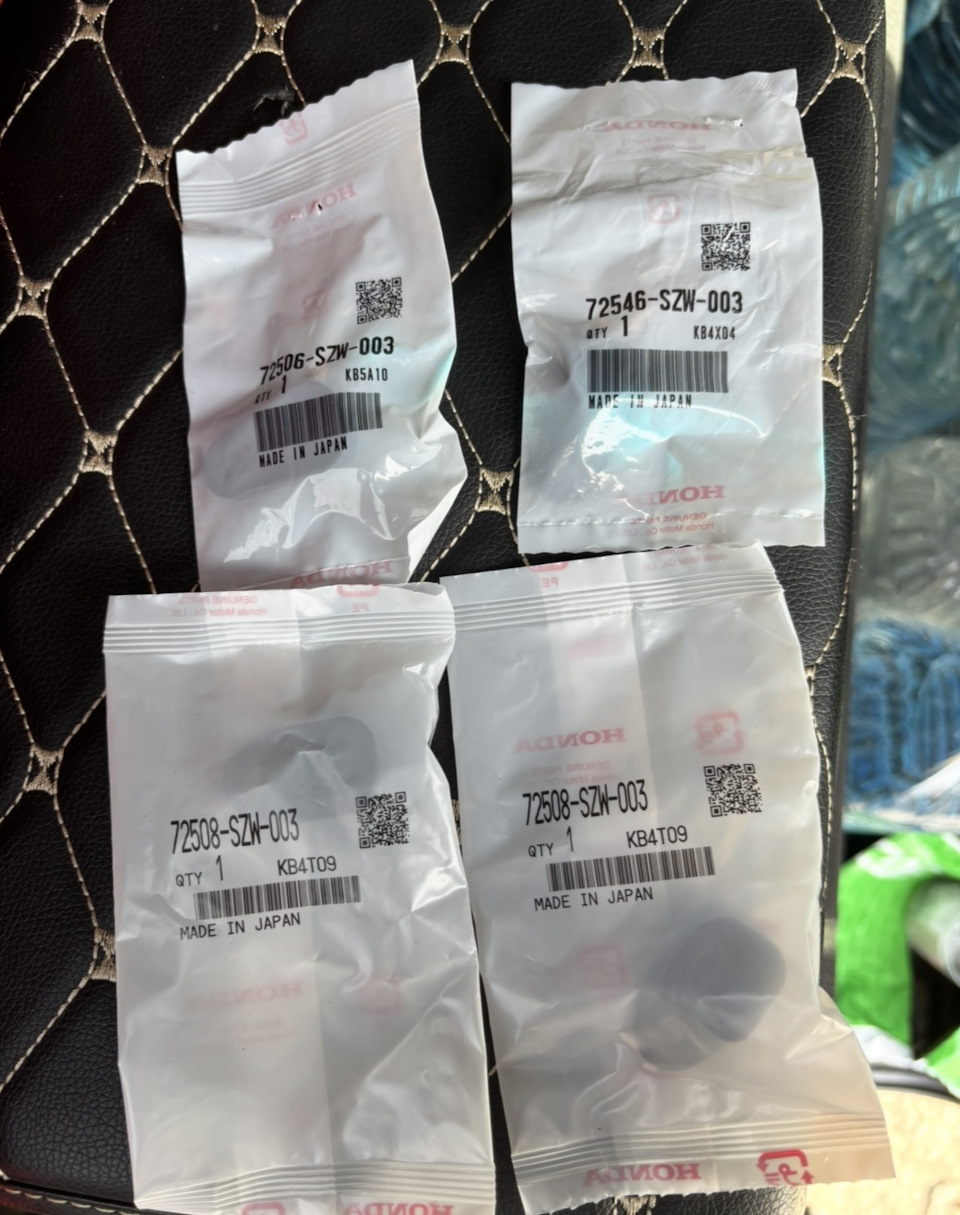 Фото в бортжурнале Honda Stepwgn (4G). Запчасти на фото: 72546SZW003