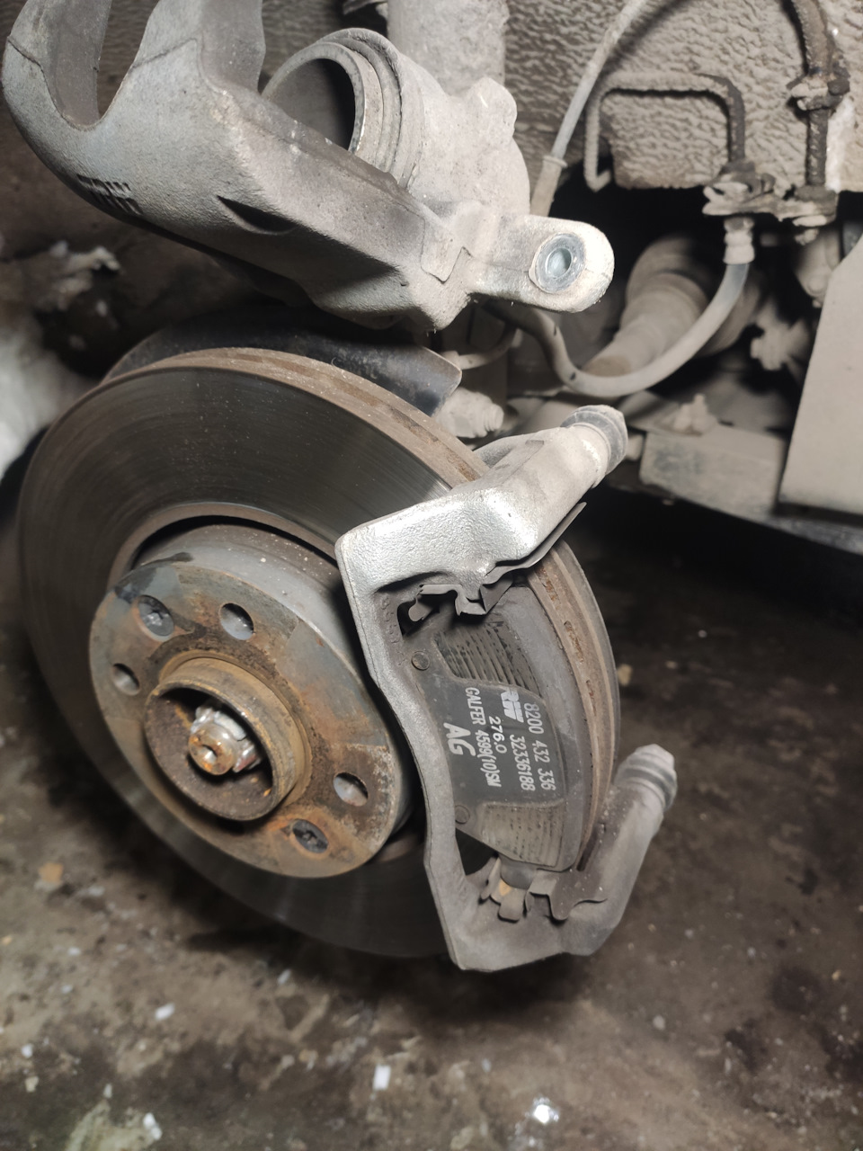 Фото в бортжурнале Lada Vesta SW Cross (1G). Запчасти на фото: 8200432336, 32336188