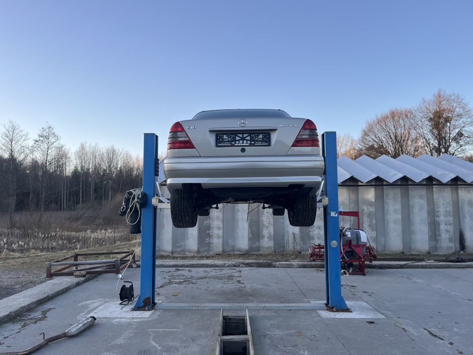 Фото в бортжурнале Mercedes-Benz C-Class (W202)