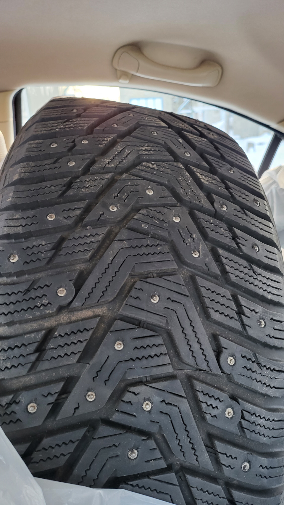 Фото в бортжурнале Mercedes-Benz Viano (W639). Запчасти на фото: Hankook W429 i Pike RS2
