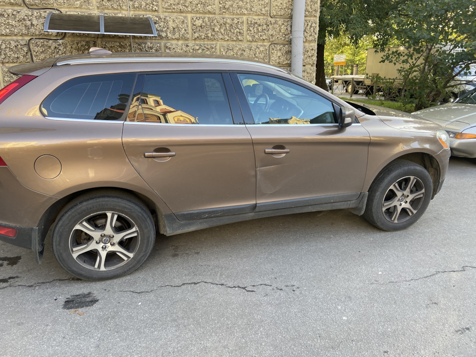 Лето, тоже требуют ремонта и замены резины — Volvo XC60 (1G)
