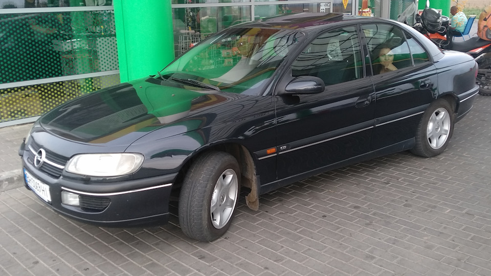 Opel Omega Мокрый асфальт 2.0 газ/б