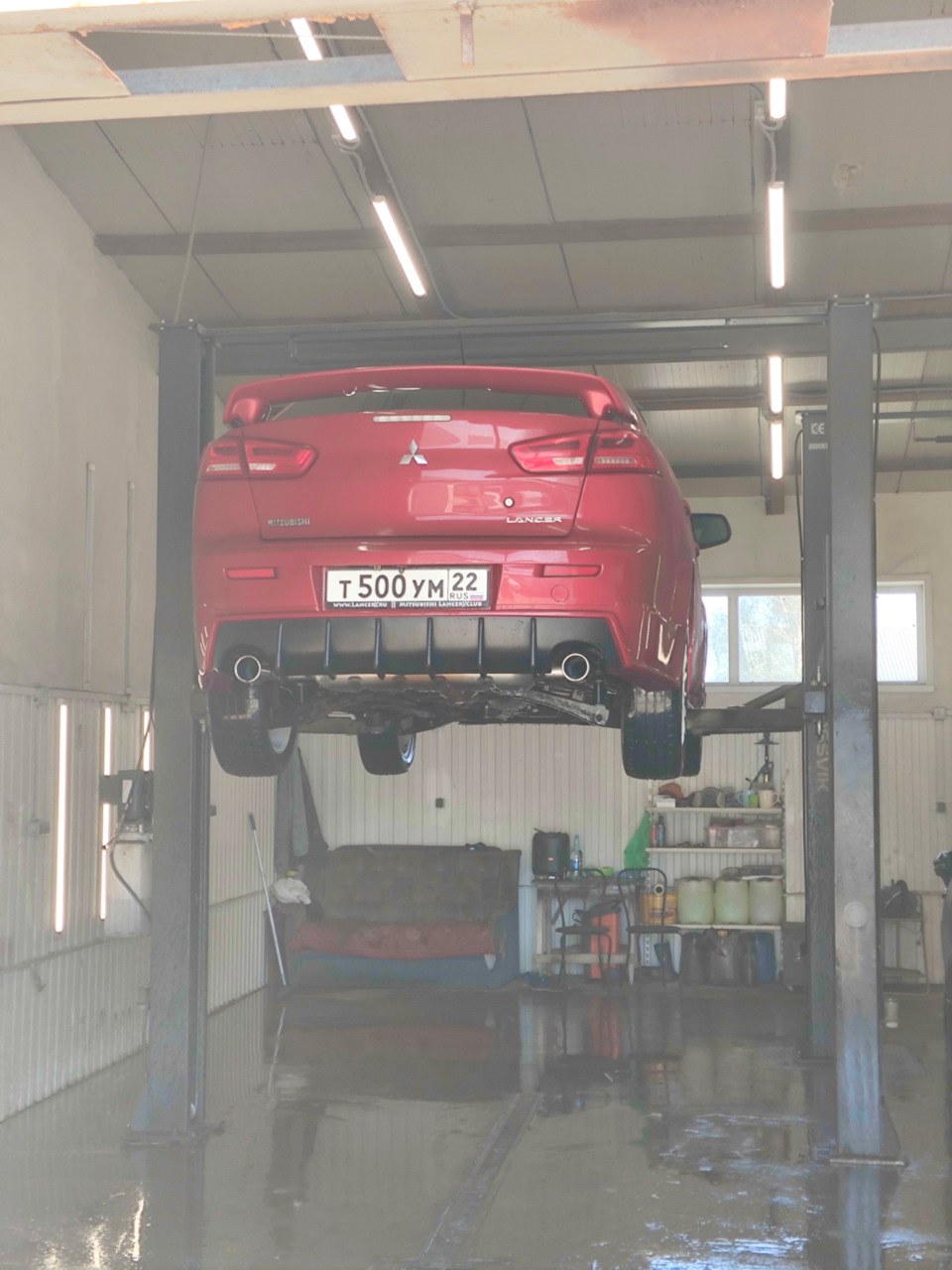Обтекает после мойки — Mitsubishi Lancer X