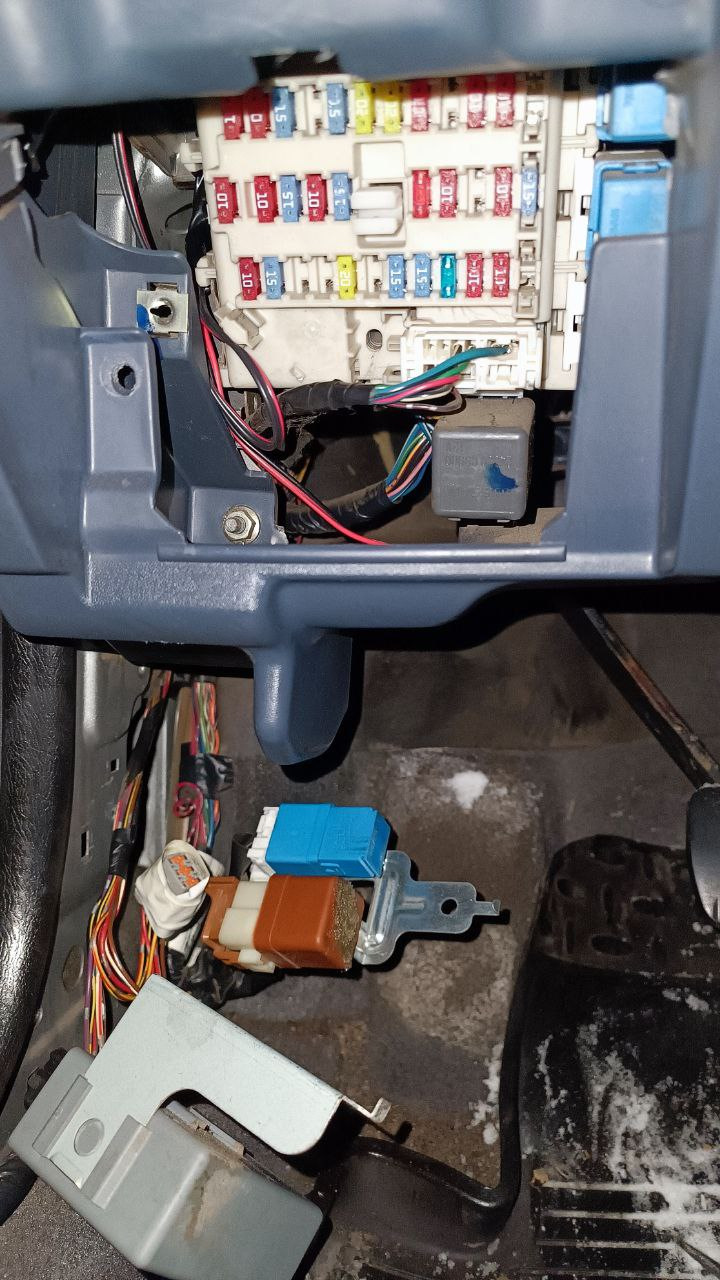 Фото в бортжурнале Nissan Almera II (N16)