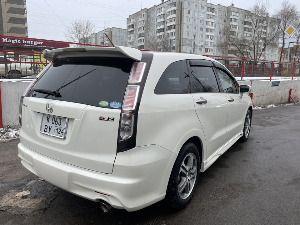 Фото в бортжурнале Honda Stream (RN6-9)