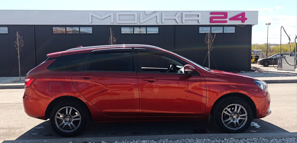 Фото в бортжурнале Lada Vesta SW (1G)