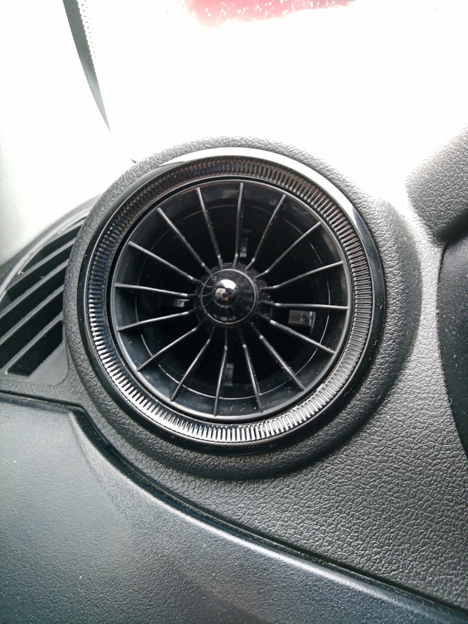 2 — Lada Гранта Cross