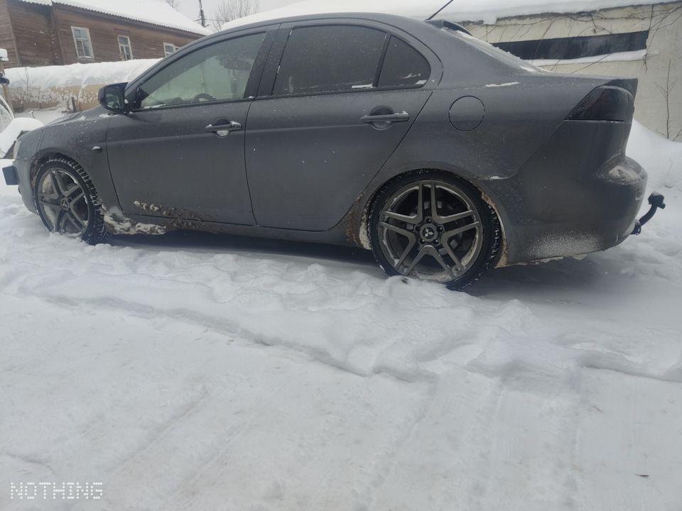По шуму не напрягает. — Mitsubishi Lancer X